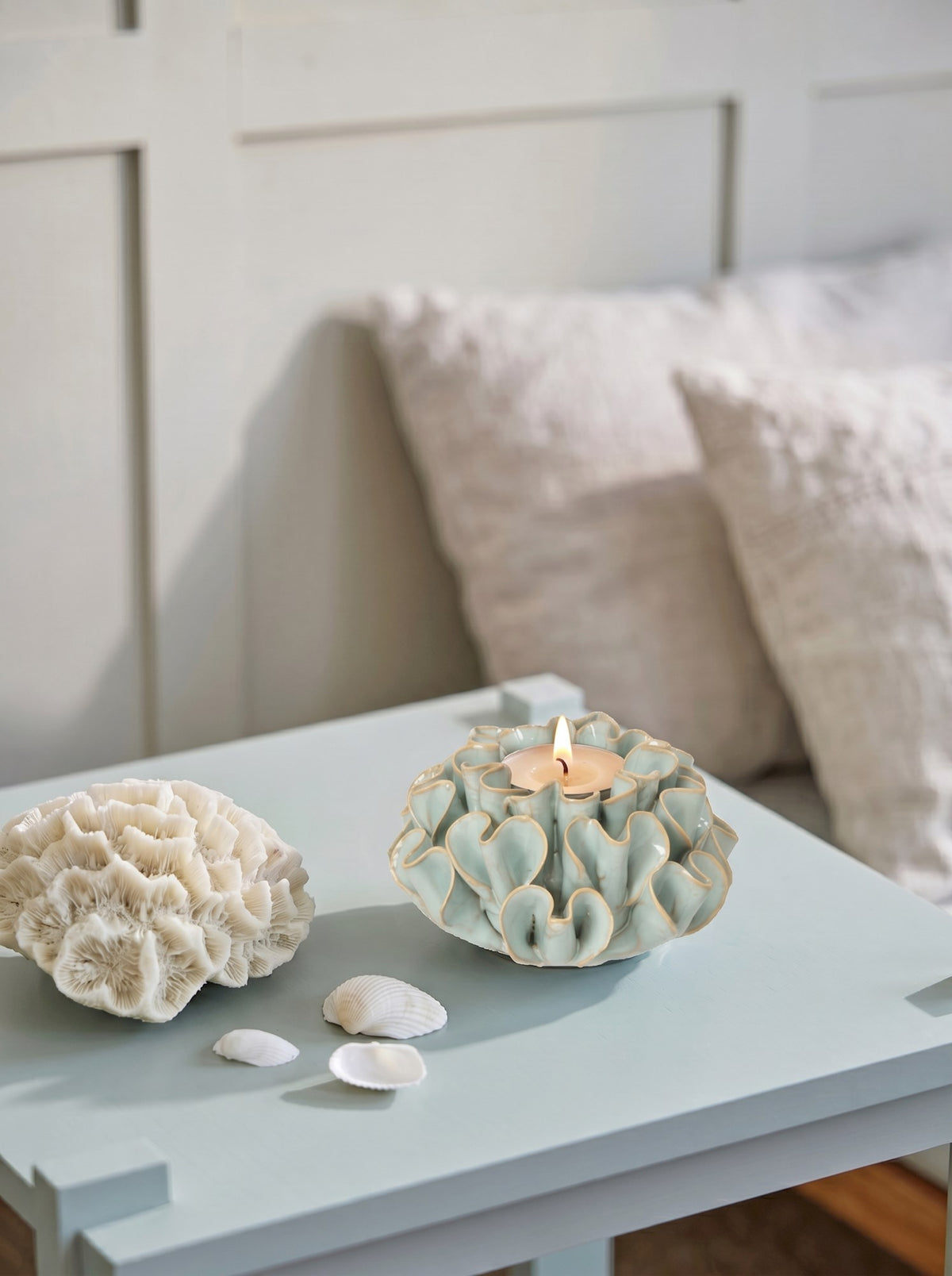 Tealight holder