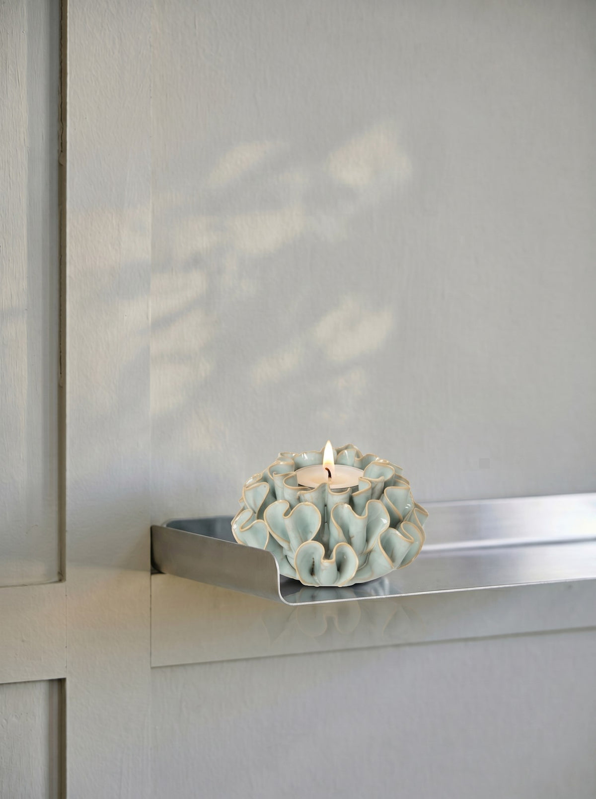 Tealight holder