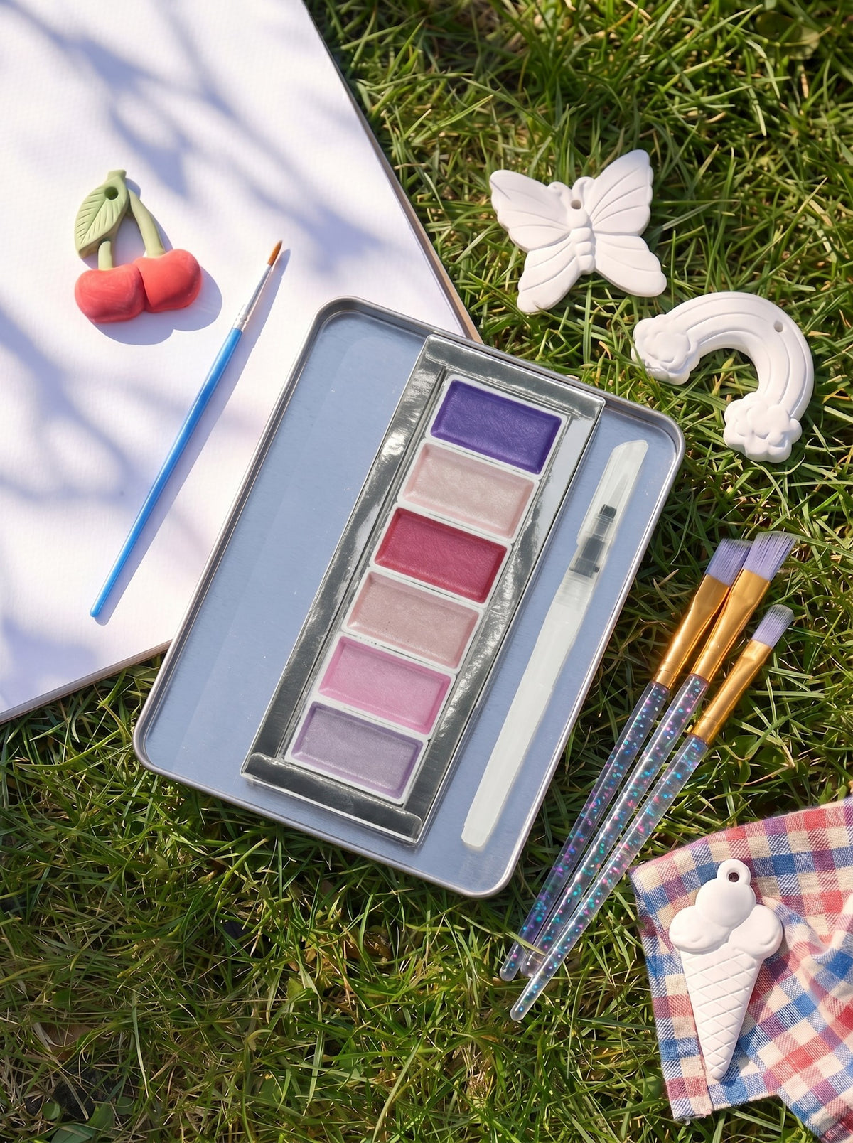 Watercolour paint set