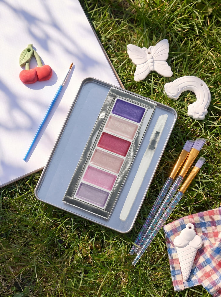 Watercolour paint set