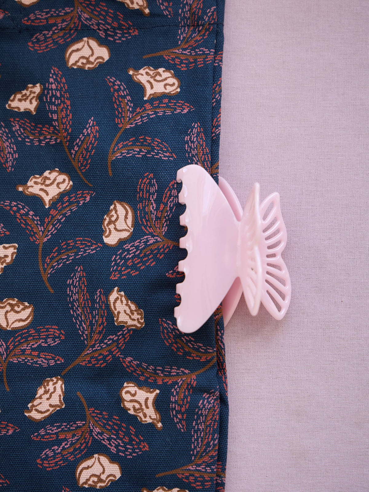 Hair claw butterfly