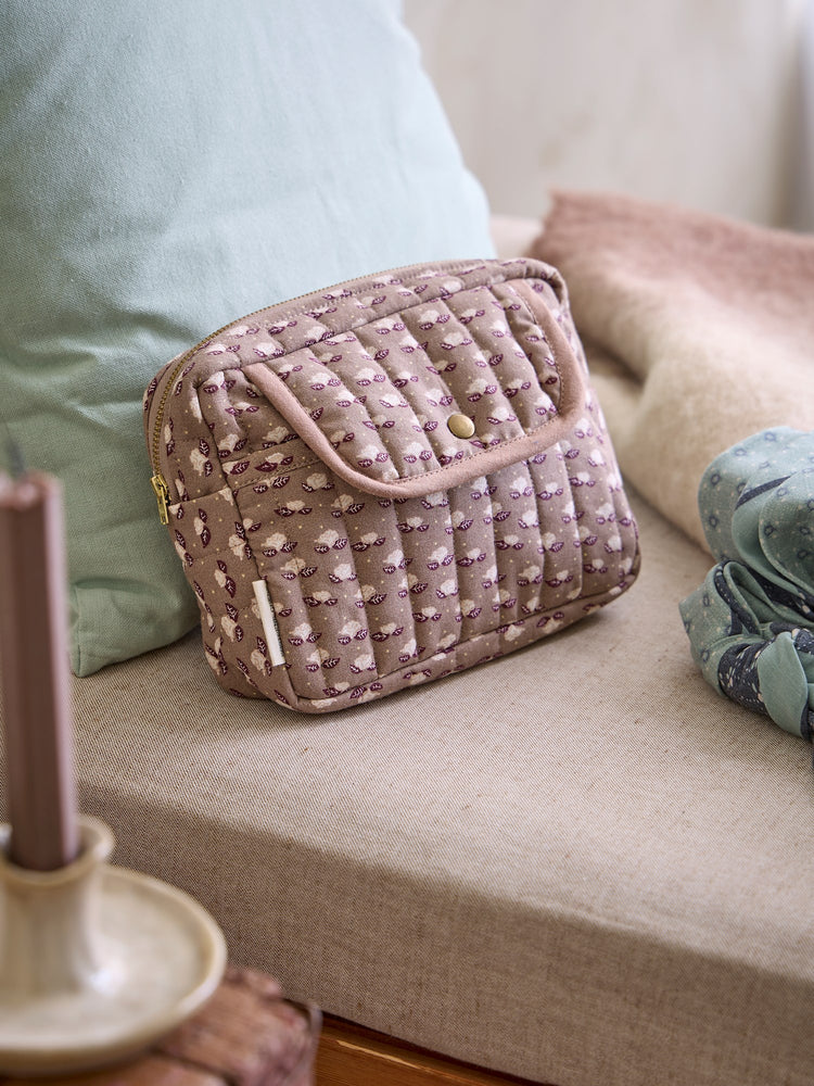 Cosmetic pouch