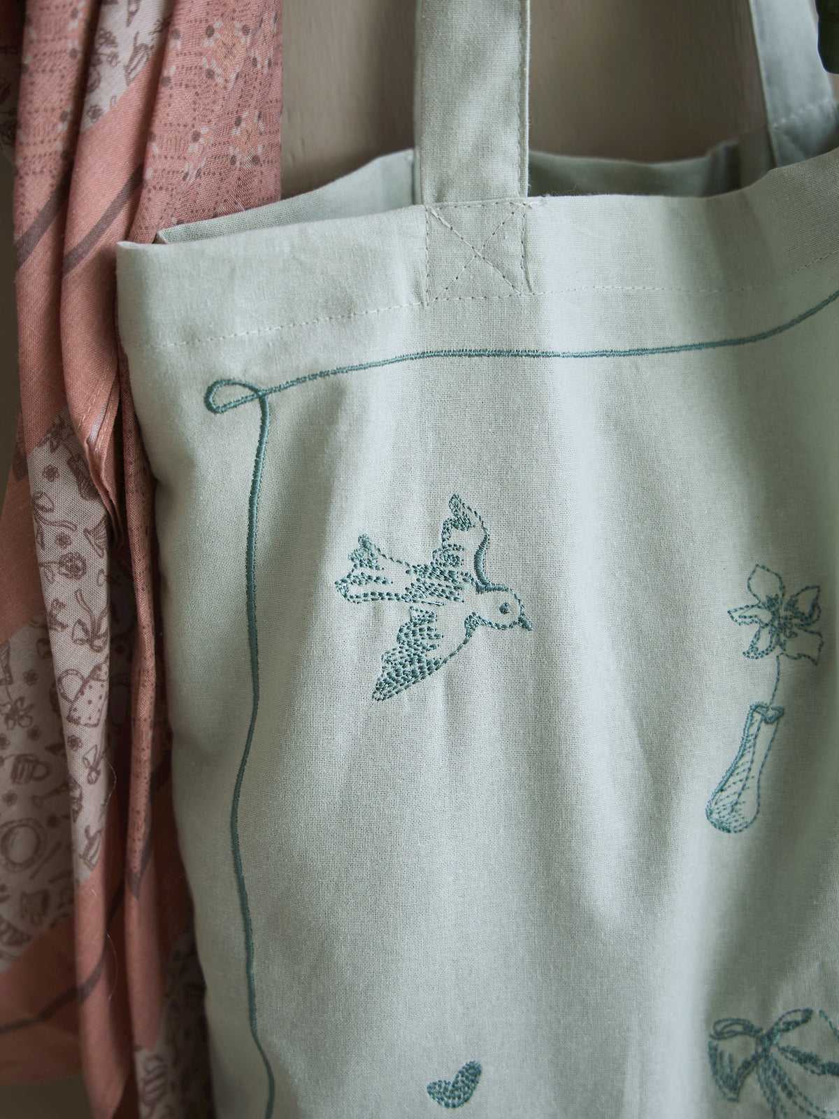 Tote bag with embroidery