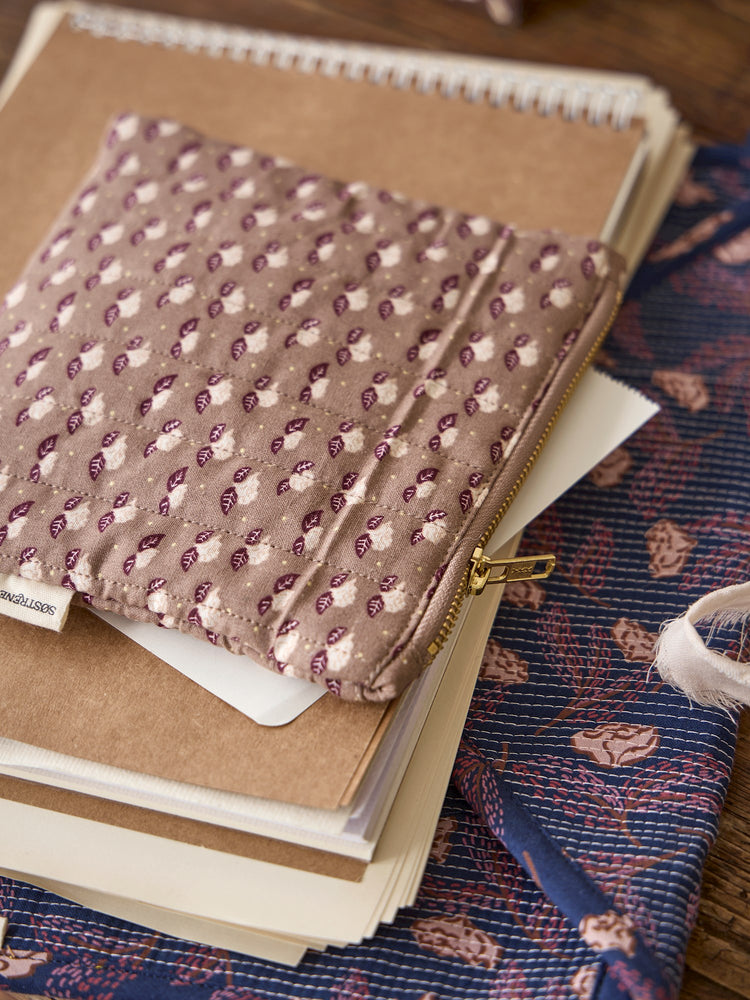 Quilted pouch