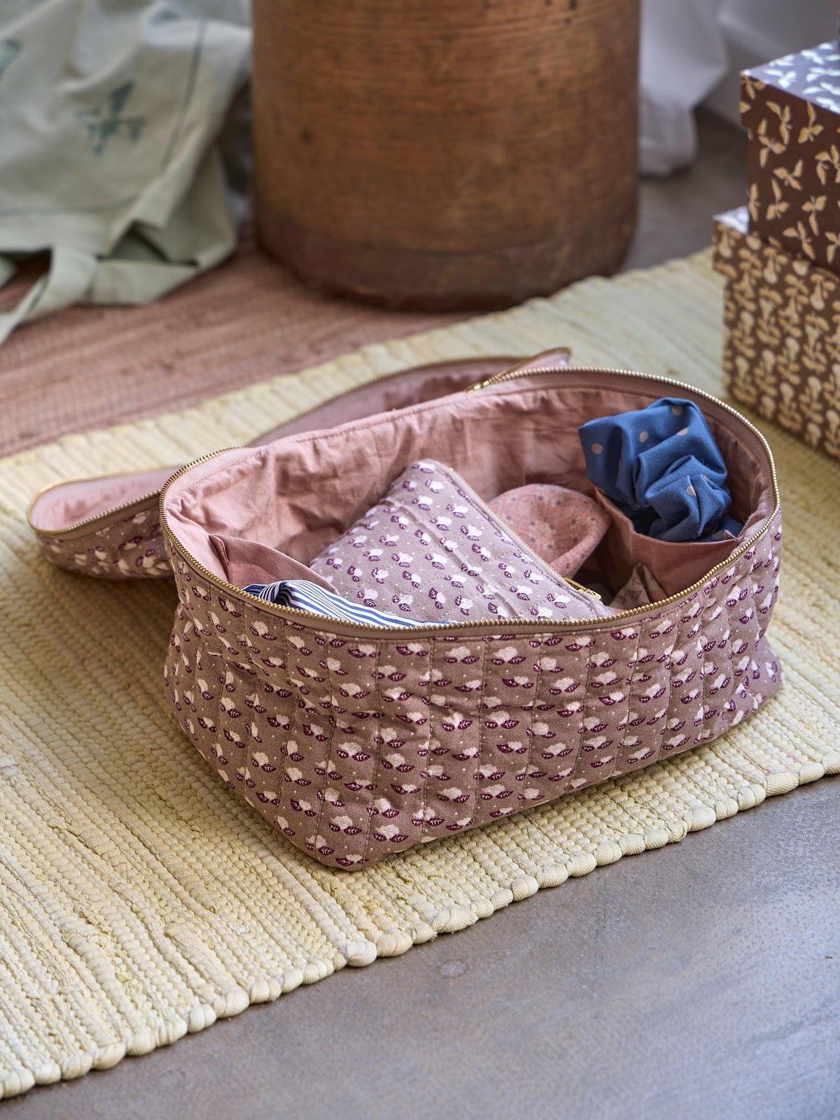Quilted toiletry bag