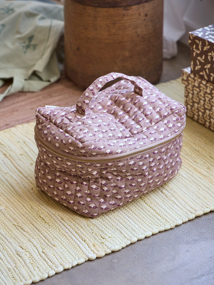 Quilted toiletry bag