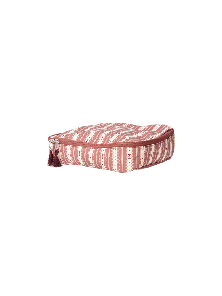 Storage bag with zipper