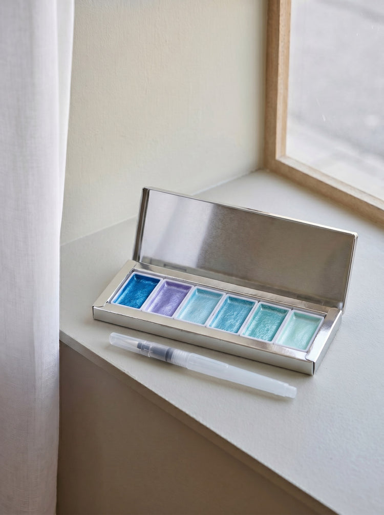 Watercolour paint set