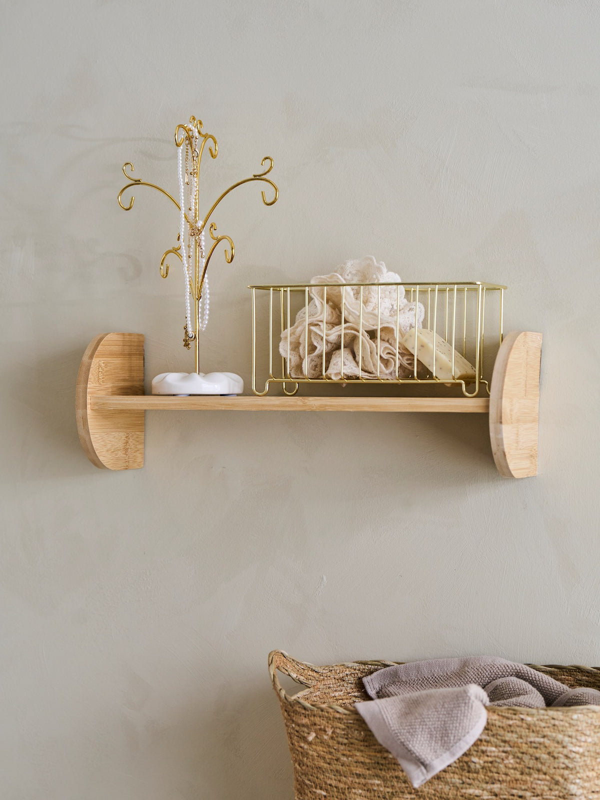 Wall shelf