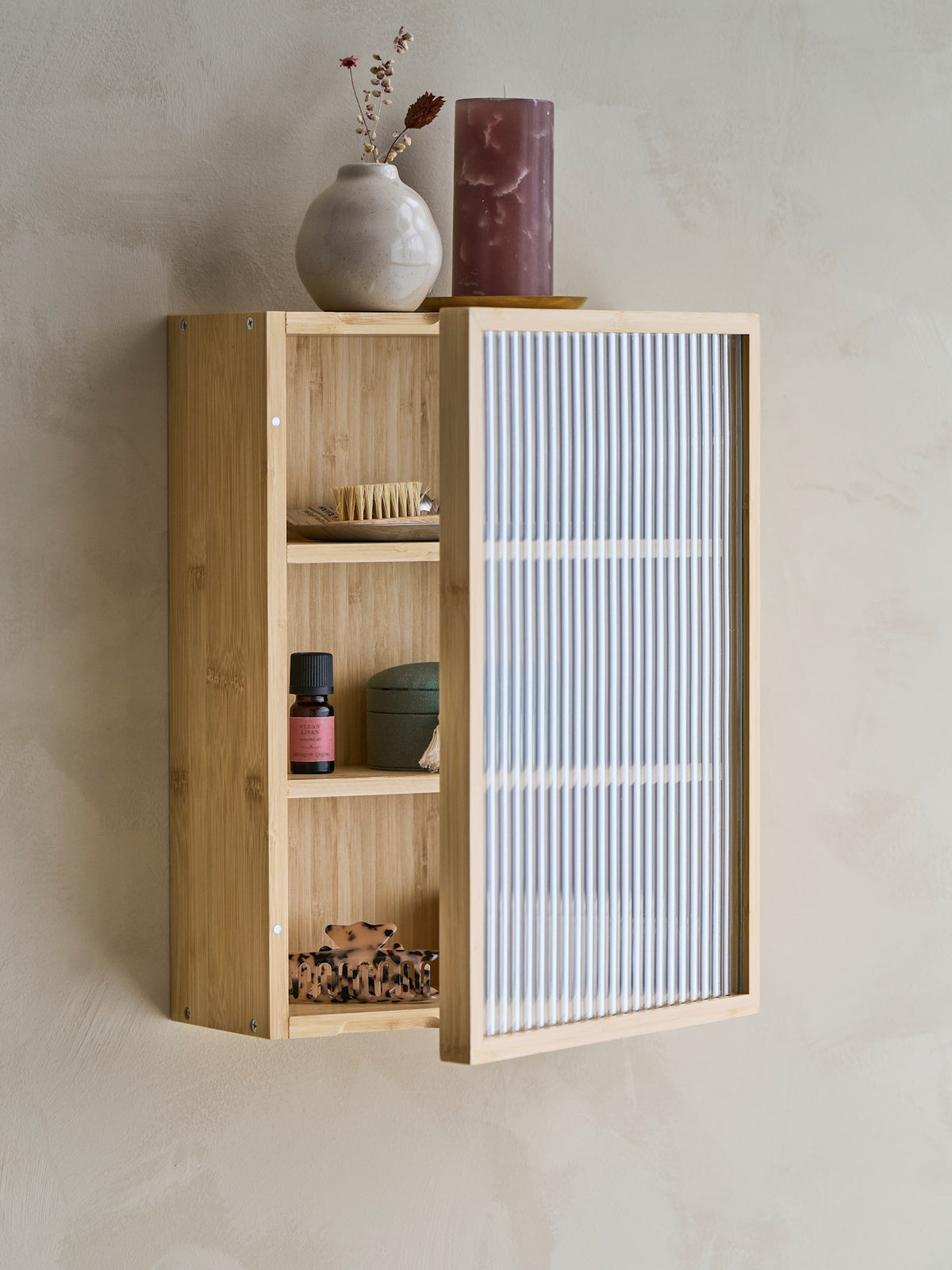 Cabinet with glass door