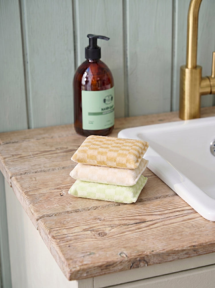 Cleaning sponges