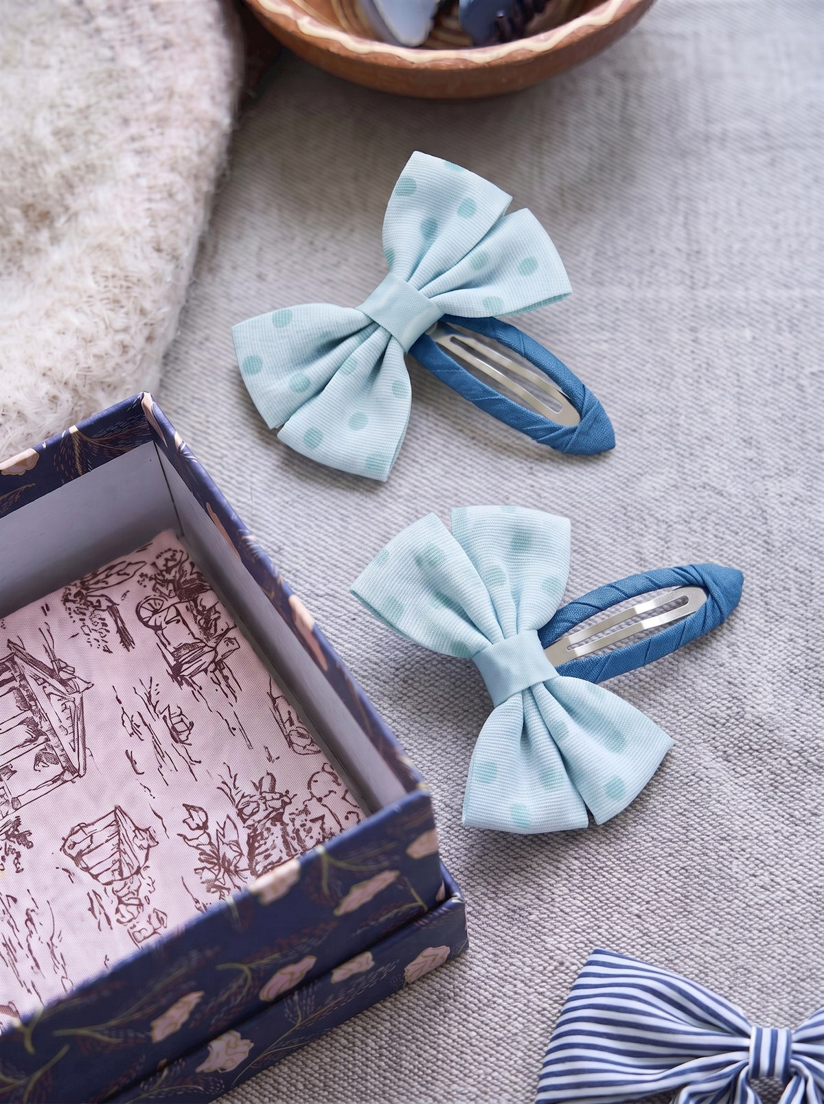 Hair clips