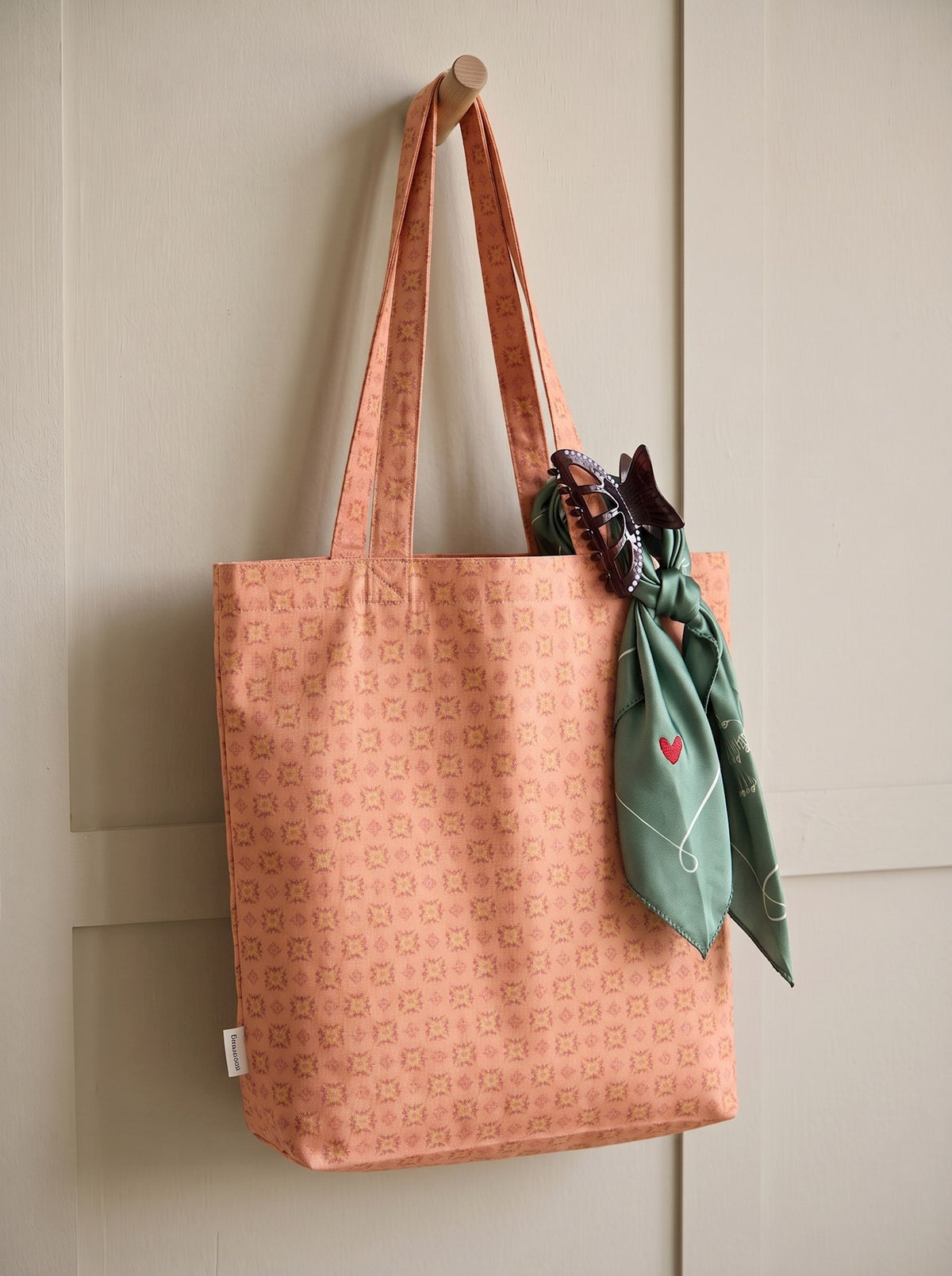 Tote bag