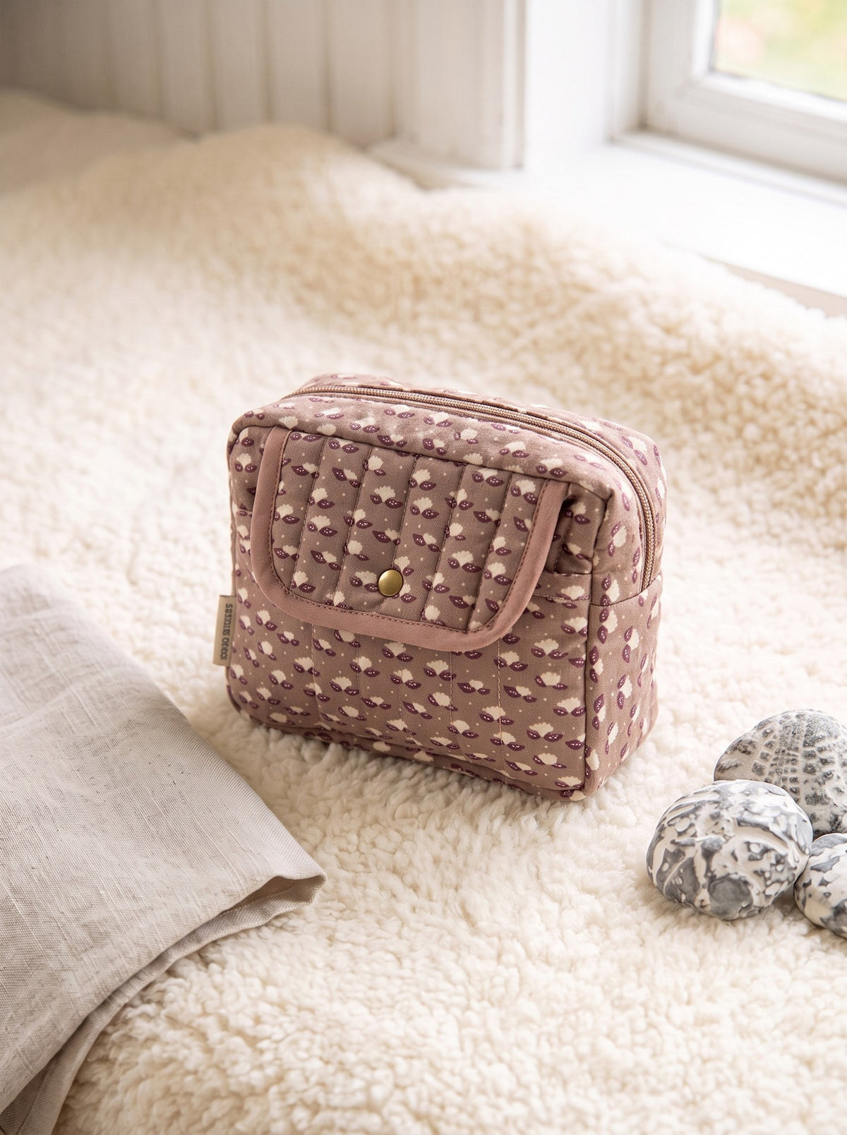 Cosmetic pouch