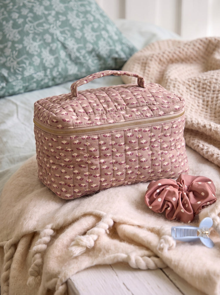 Quilted toiletry bag