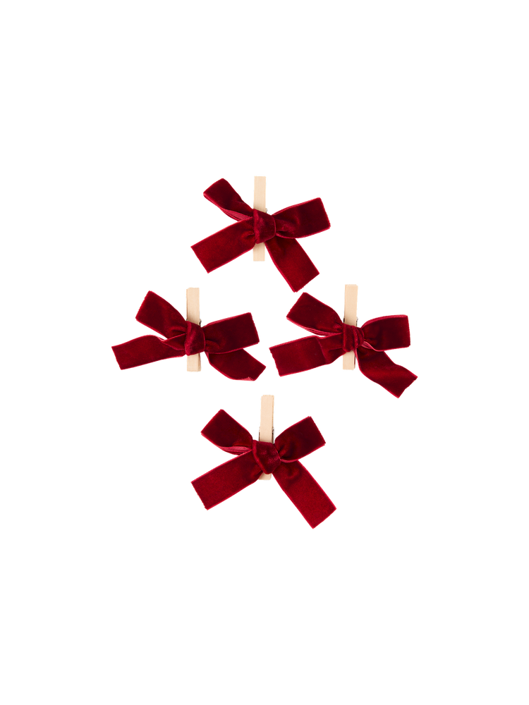 Pegs with bow