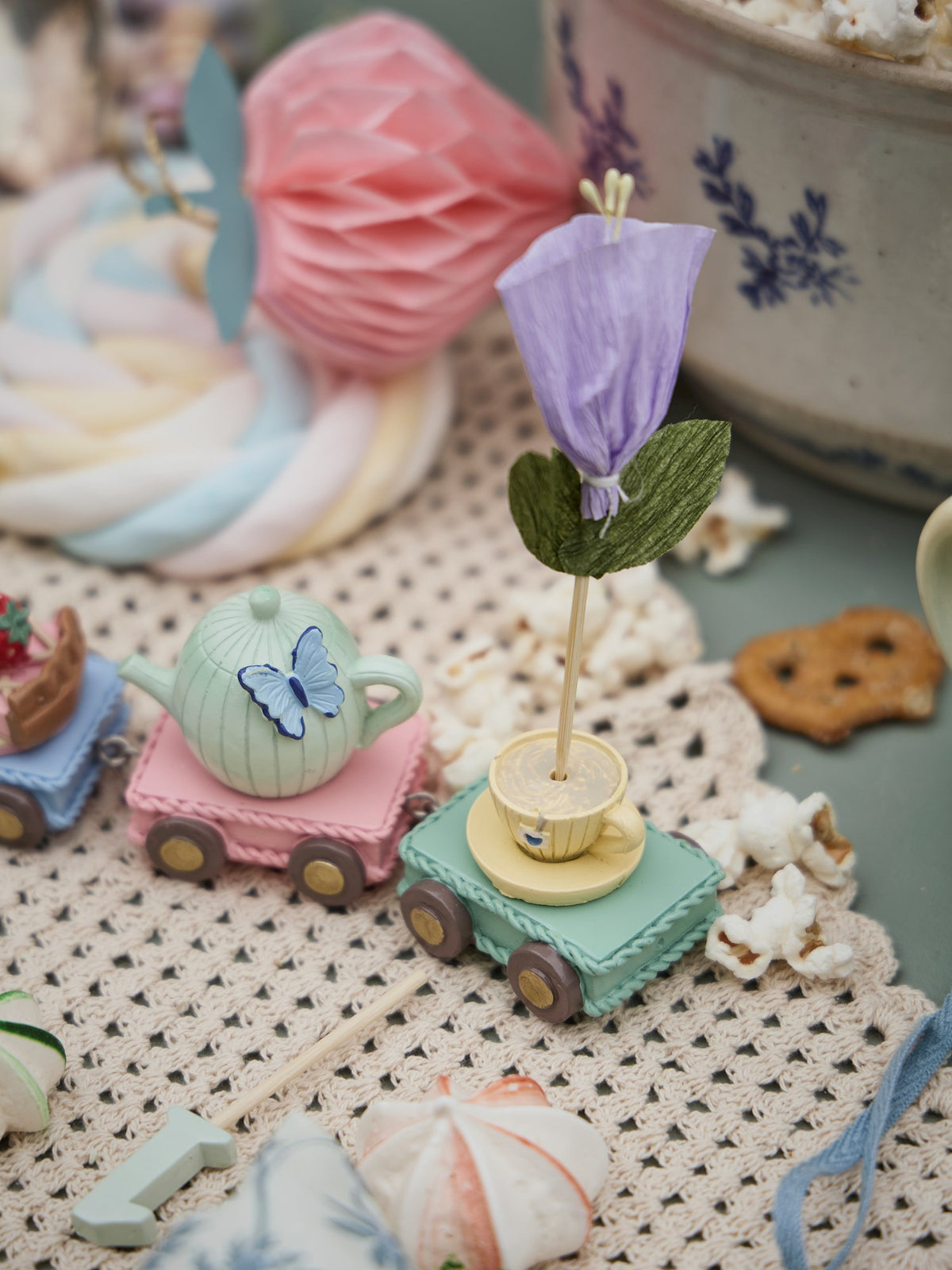 Birthday candle holder