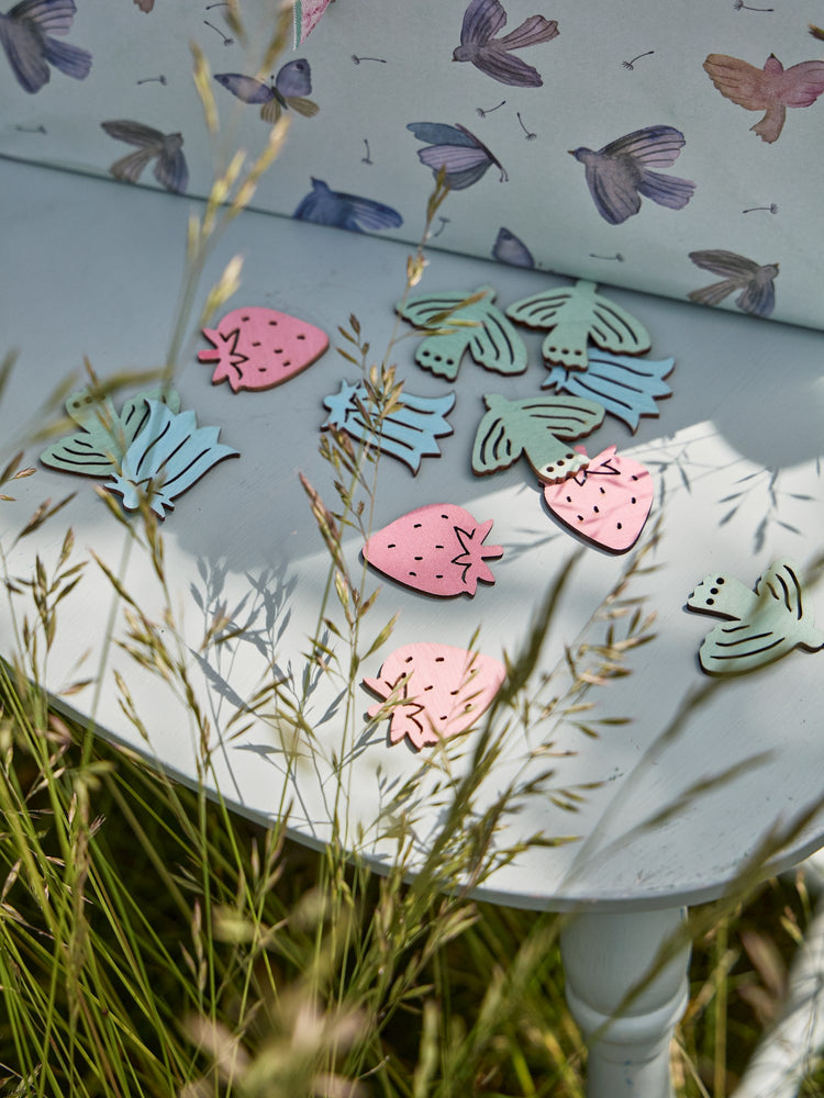 Wooden birthday confetti