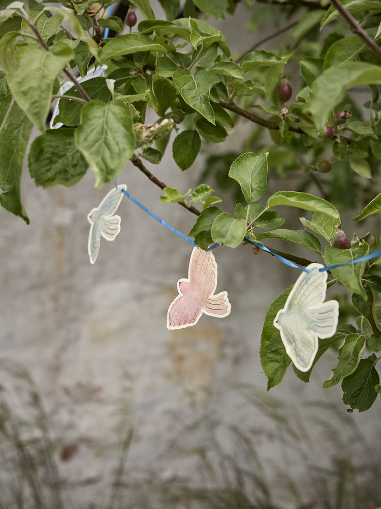 Padded paper garland
