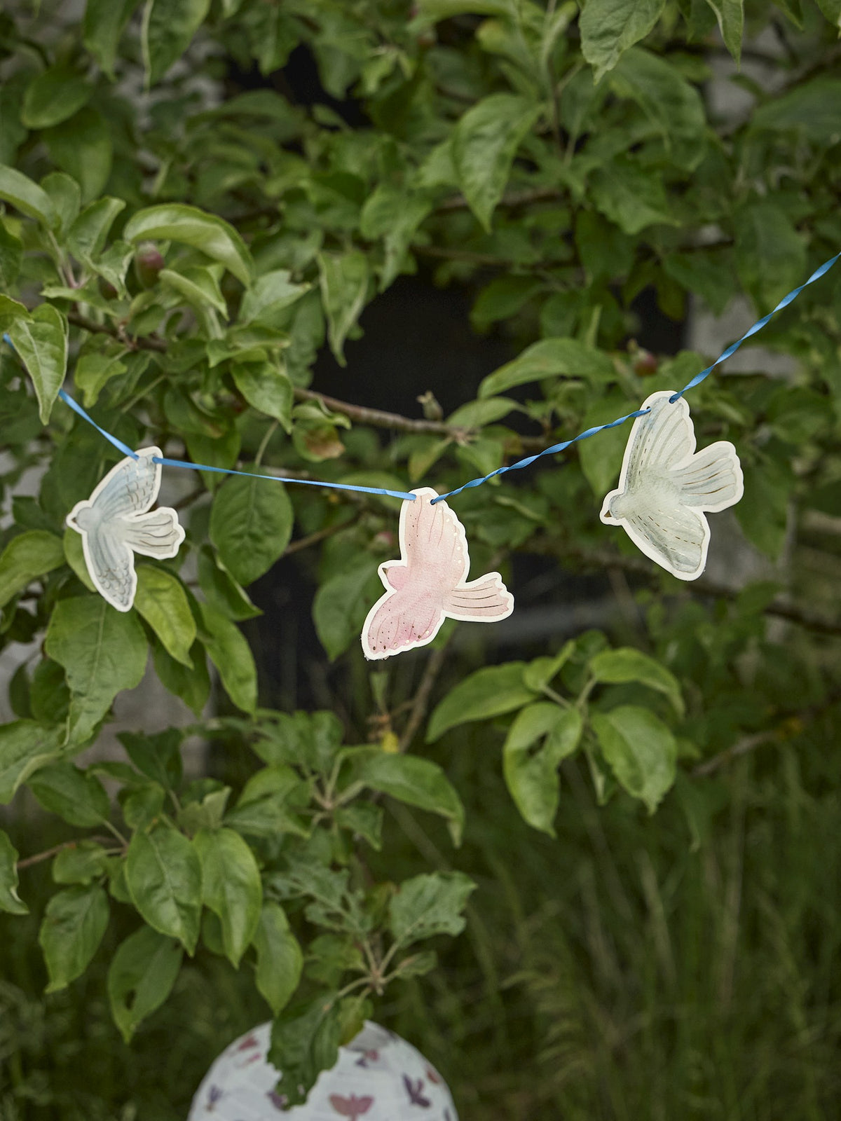 Padded paper garland