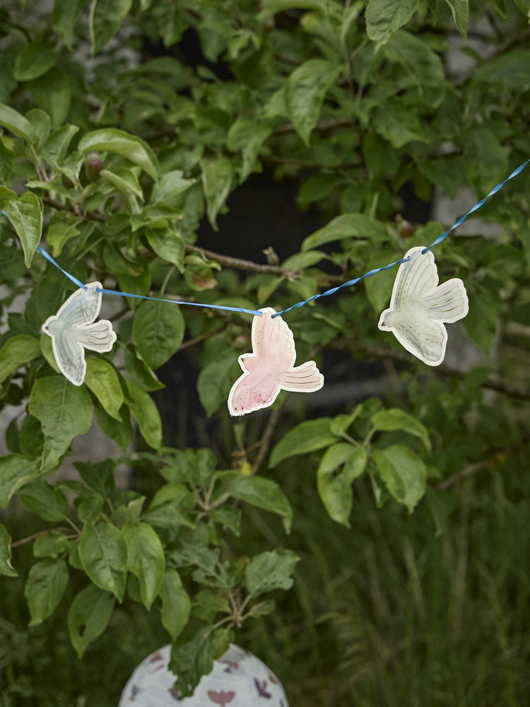 Padded paper garland