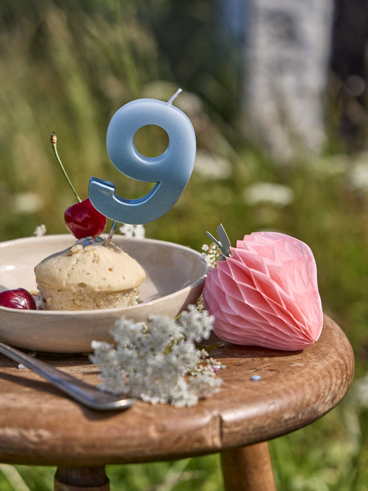 Cake candle 9