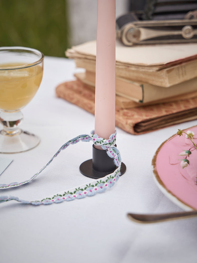 Candle holder