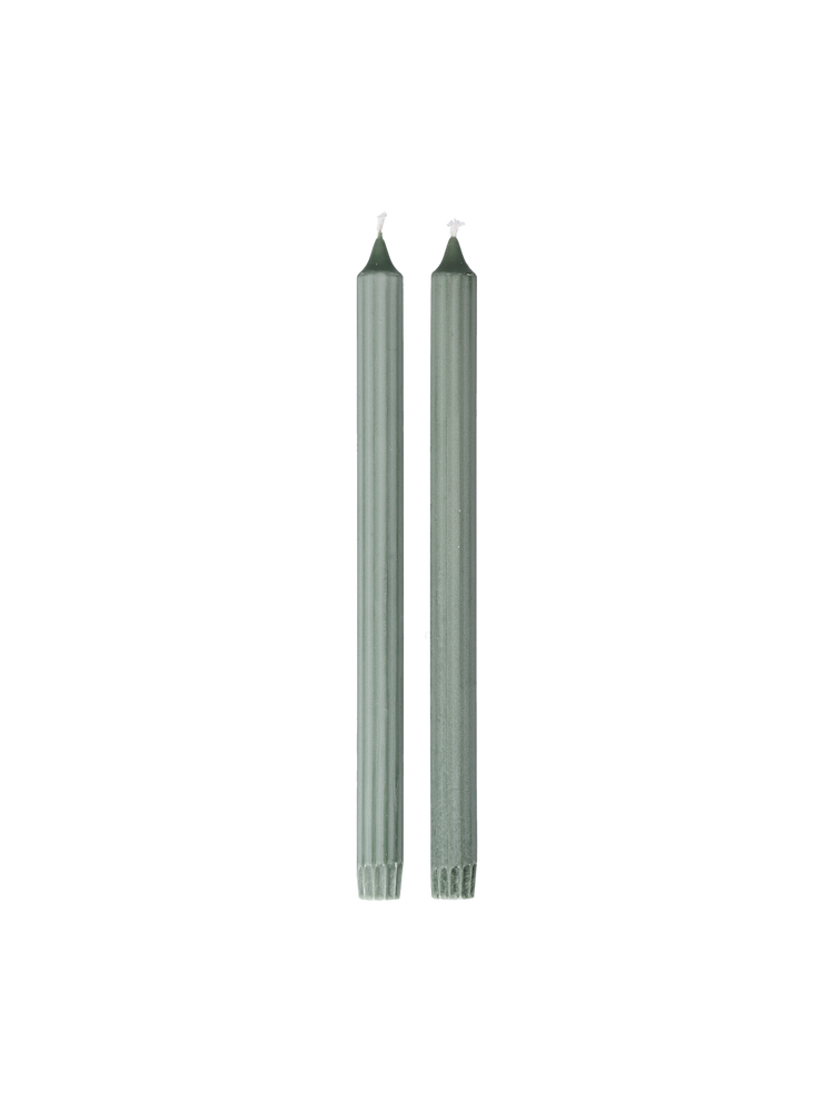 Taper candle with grooves