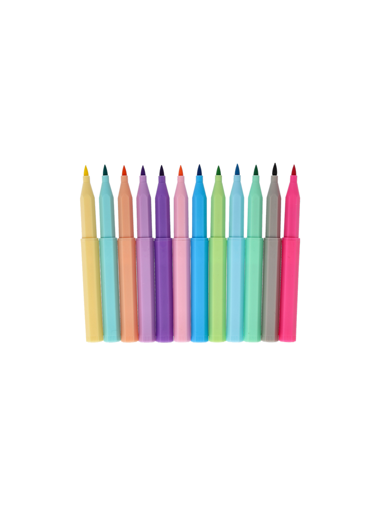 Brush felt tip pens