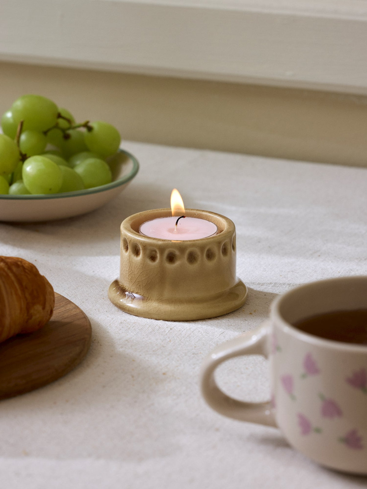 Tealight holder