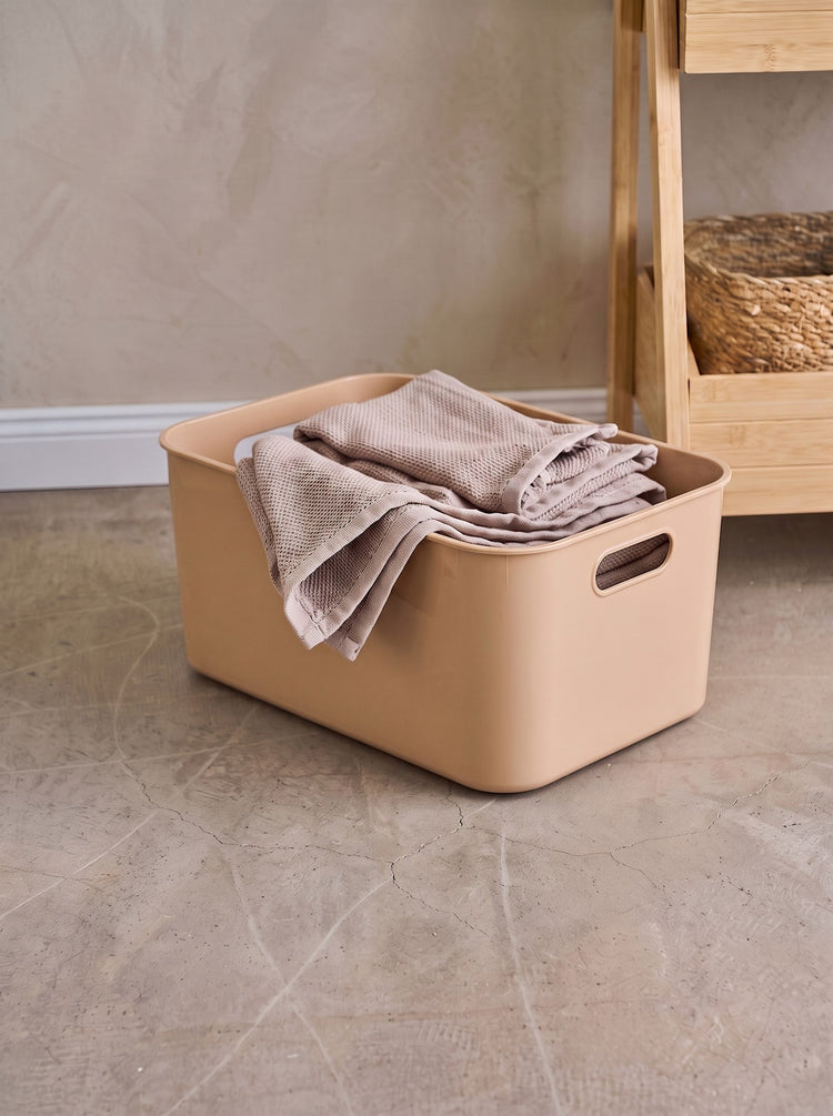 Storage box
