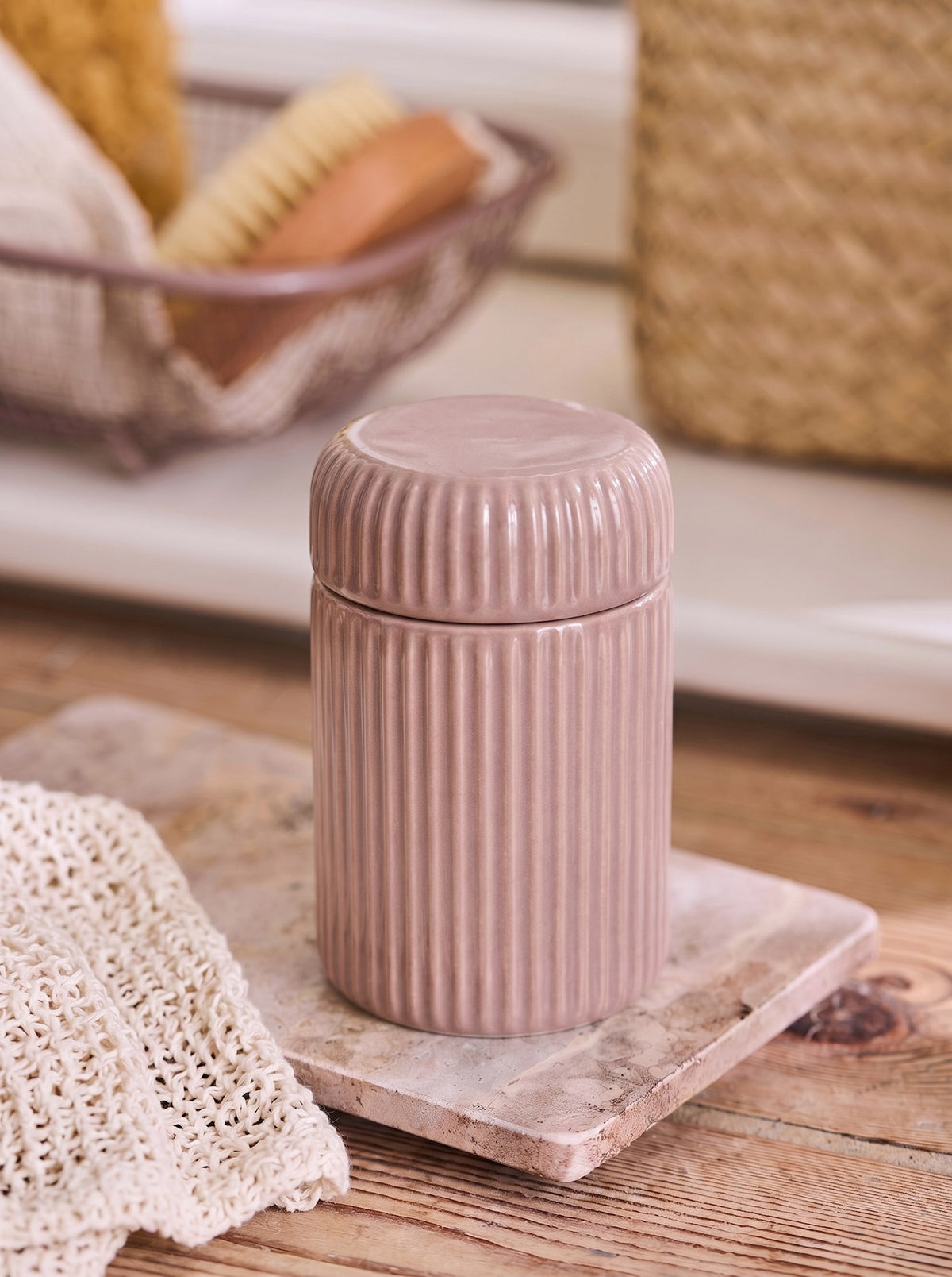 Cotton swab holder