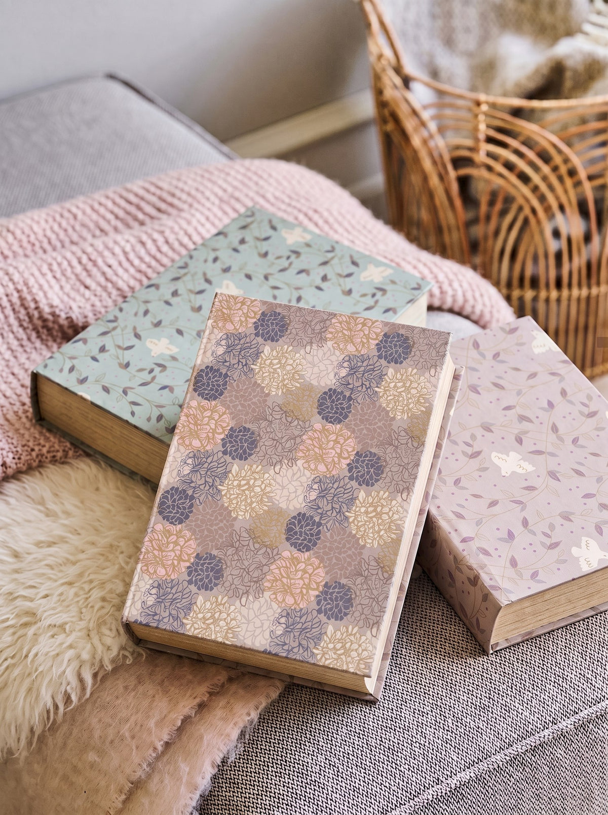 Book storage box