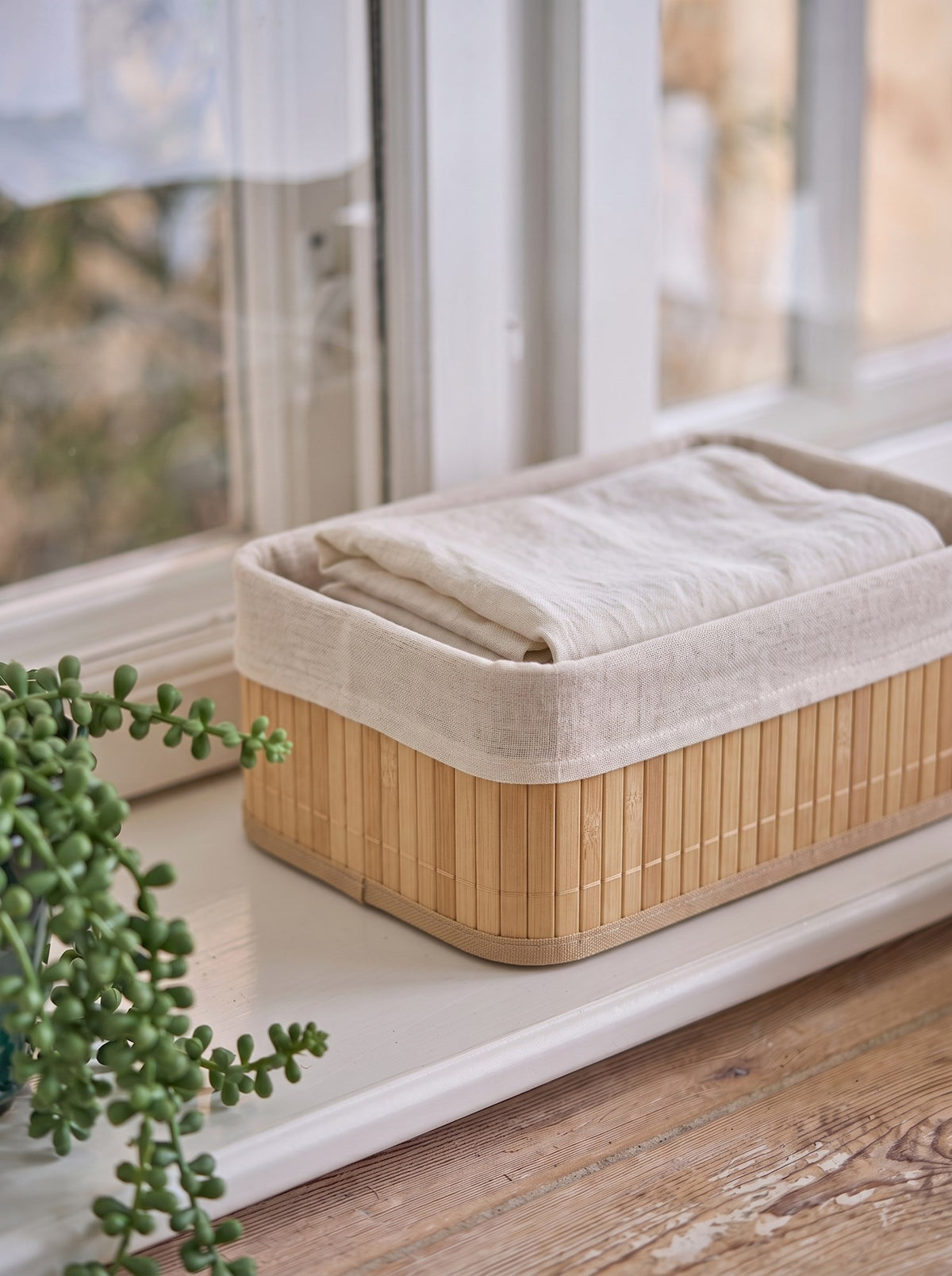 Lined storage basket