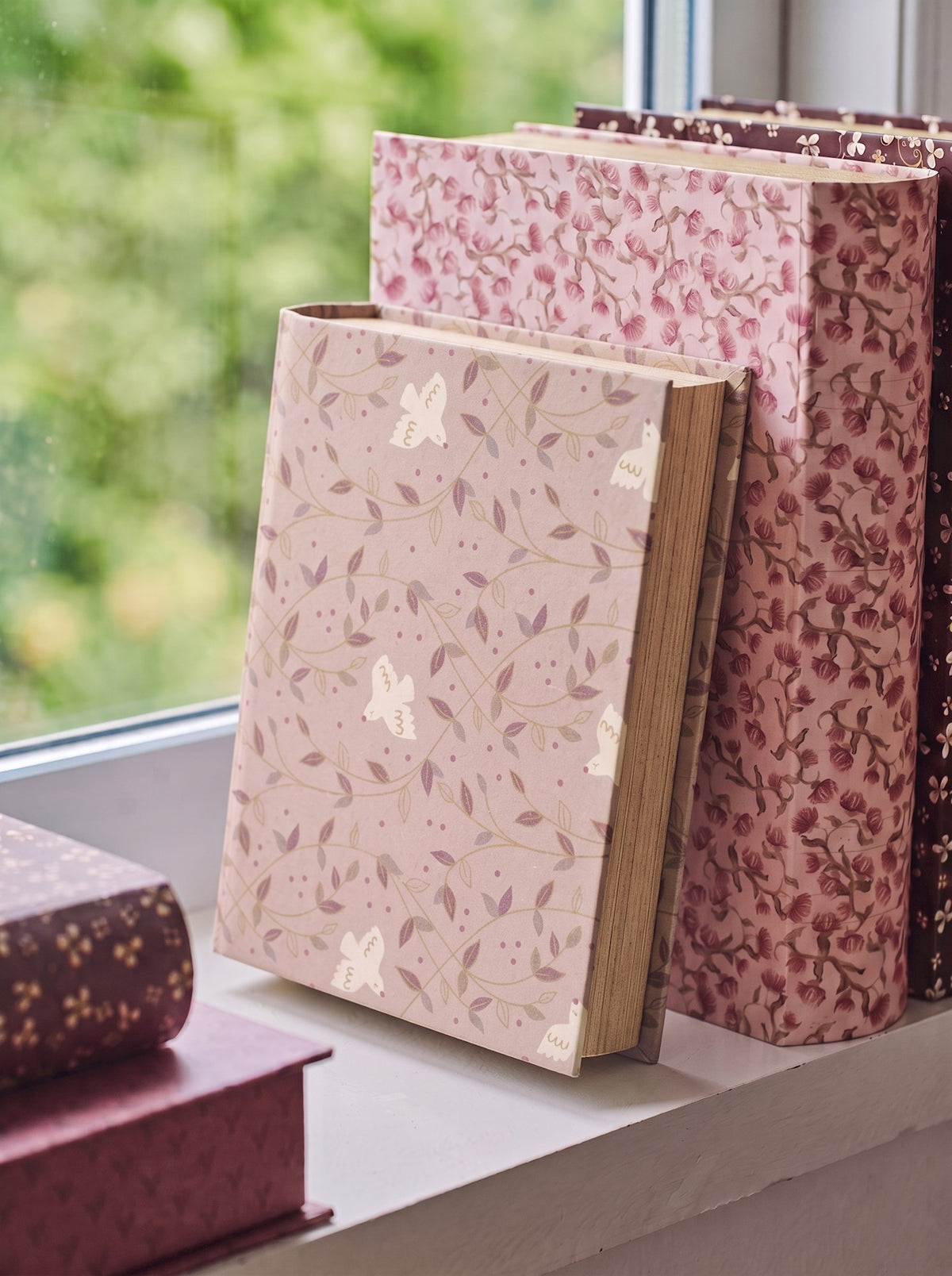 Book storage box