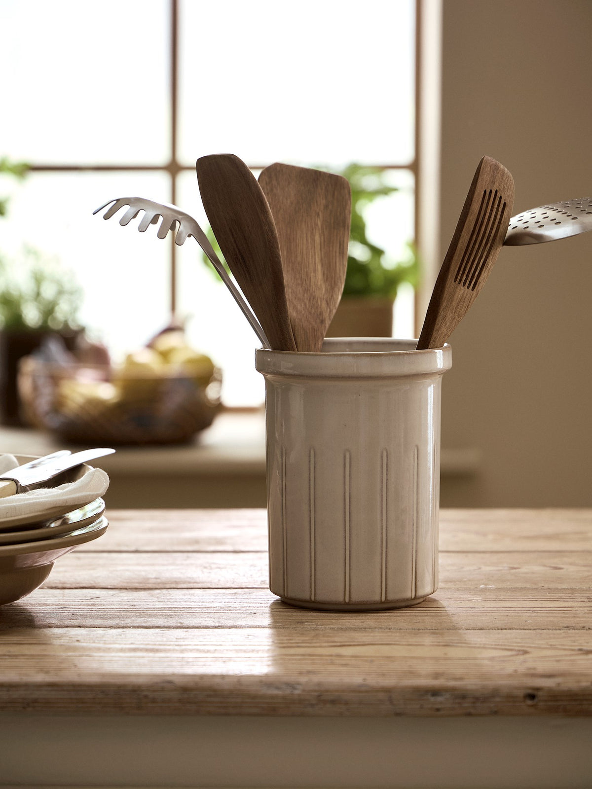 Utensil holder