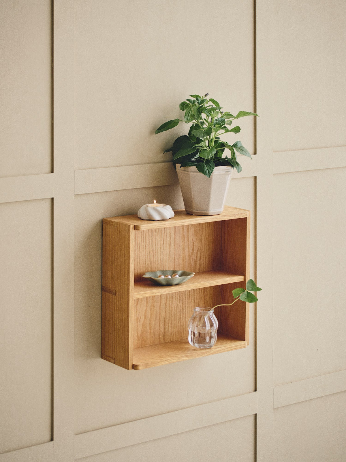 Wall shelf