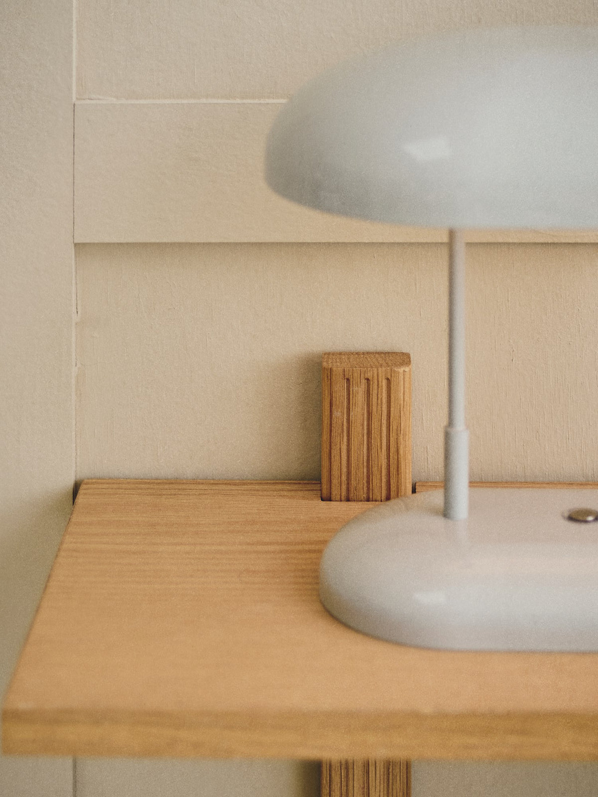 Table lamp