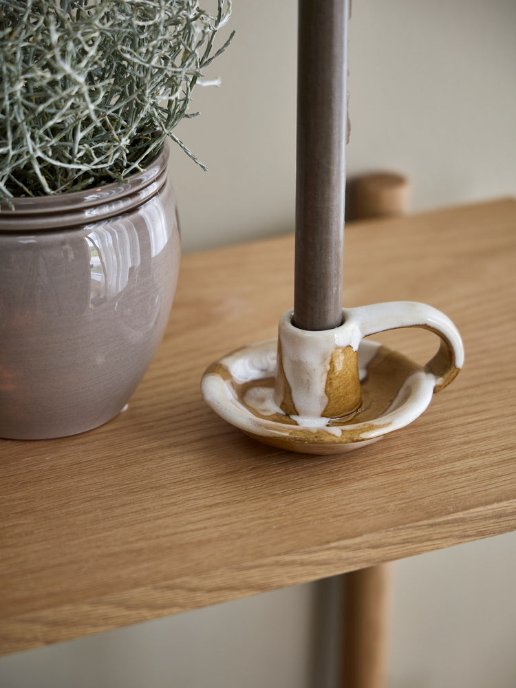 Candle holder