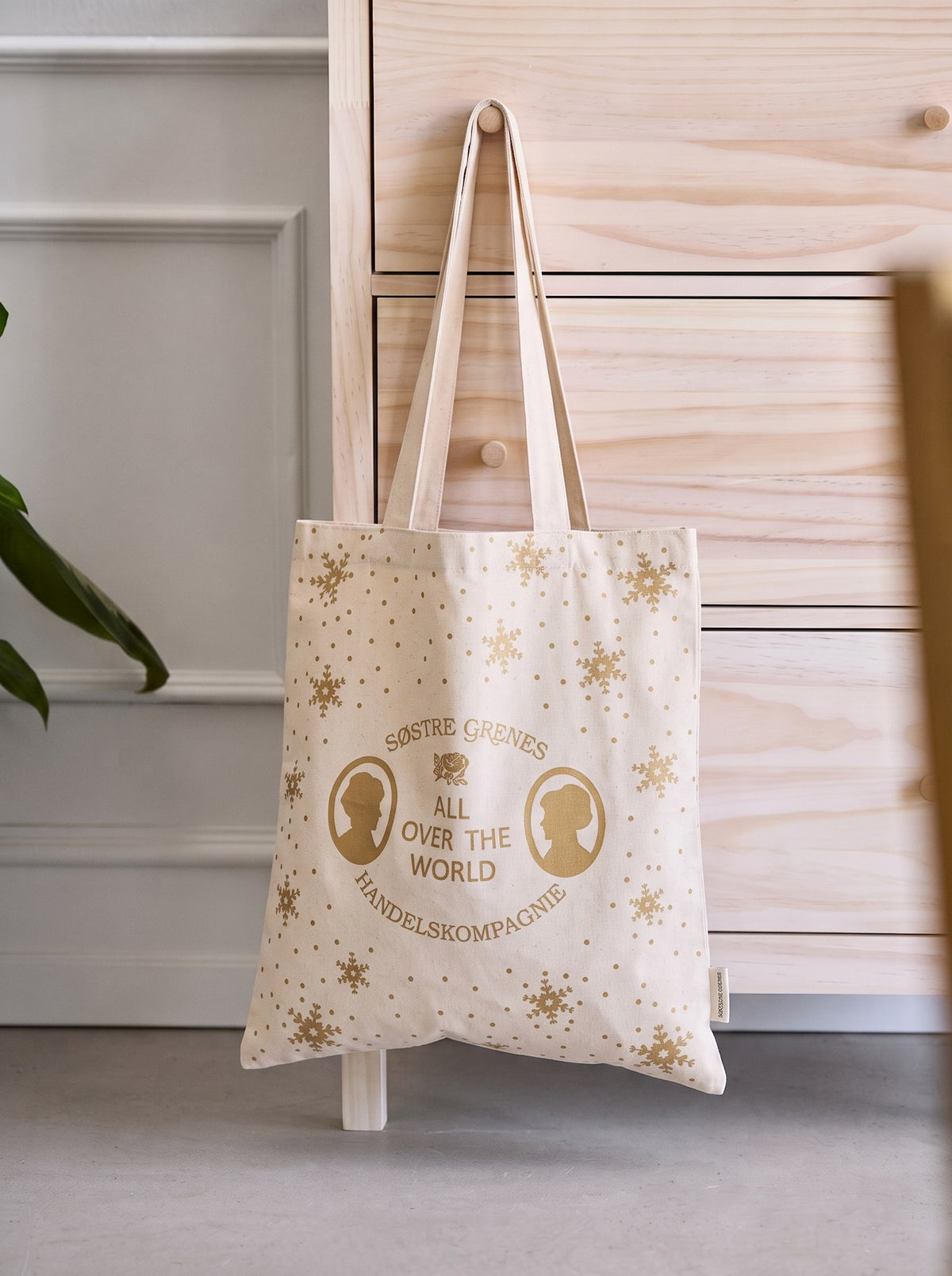 Tote bag