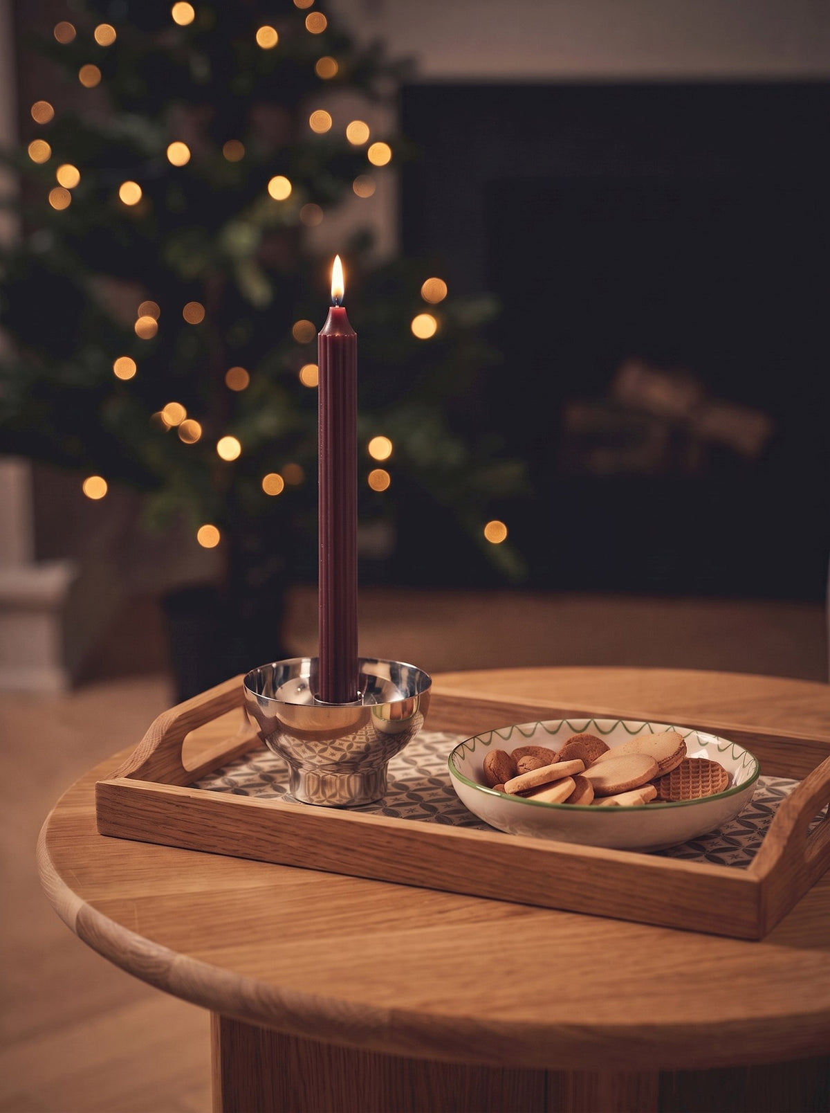 Taper candle with grooves