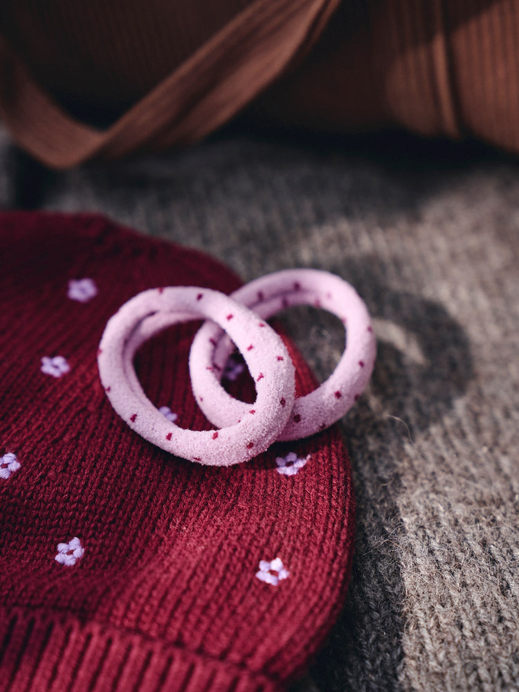 Hair tie dots