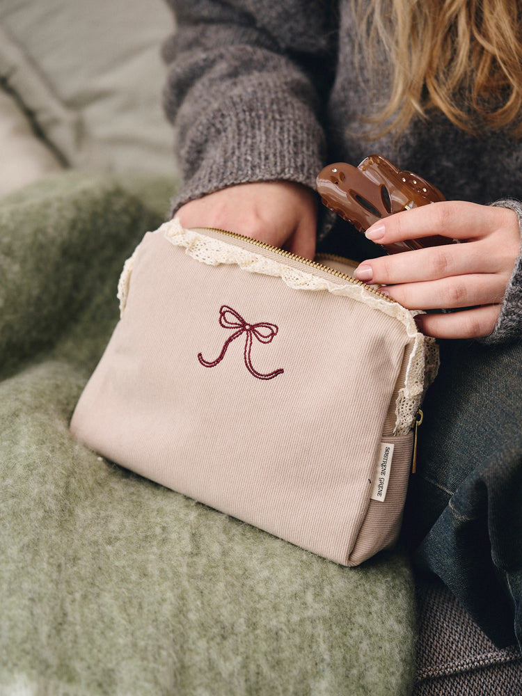 Cosmetic bag