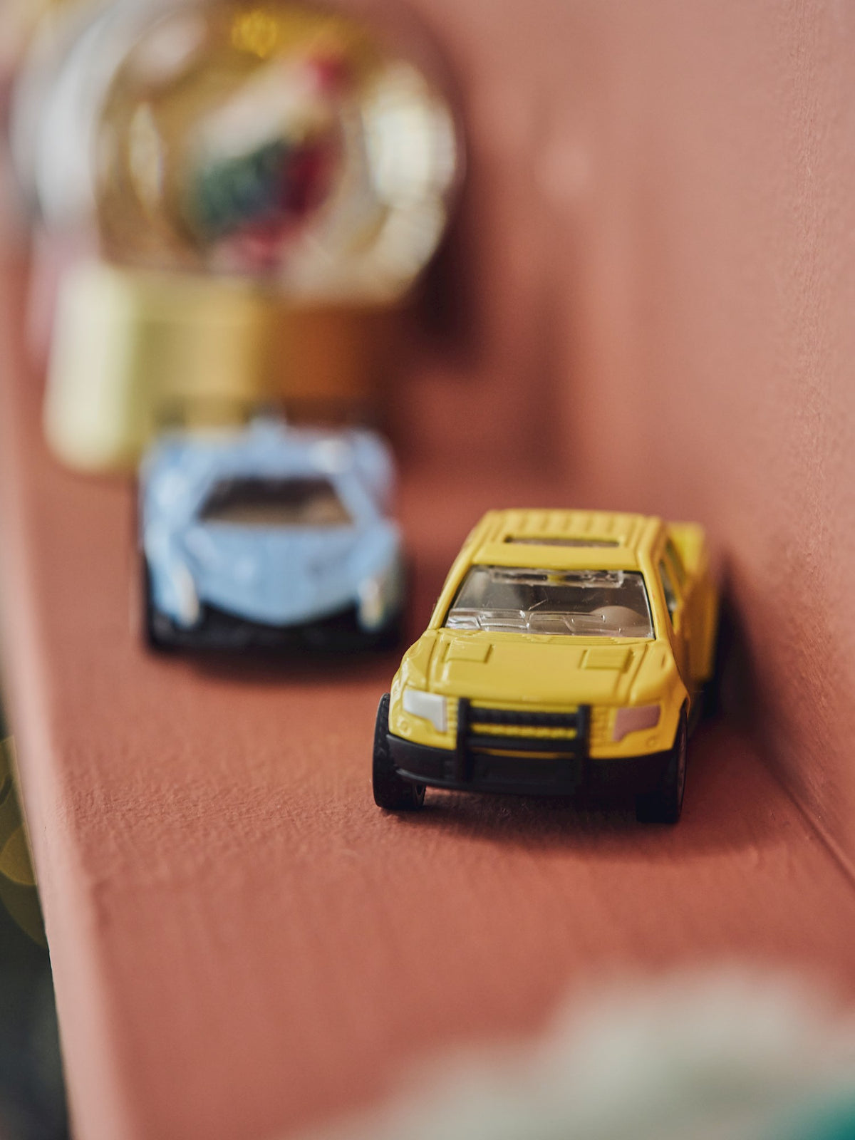 Toy pull-back pick-up truck