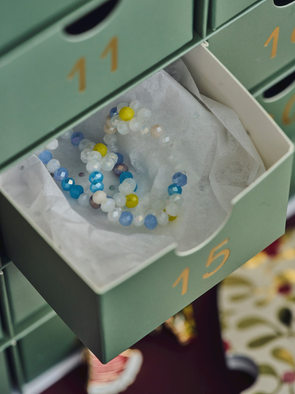Children's flower bracelet