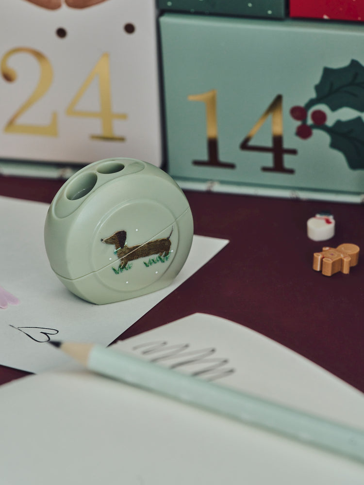 Sharpener with lid