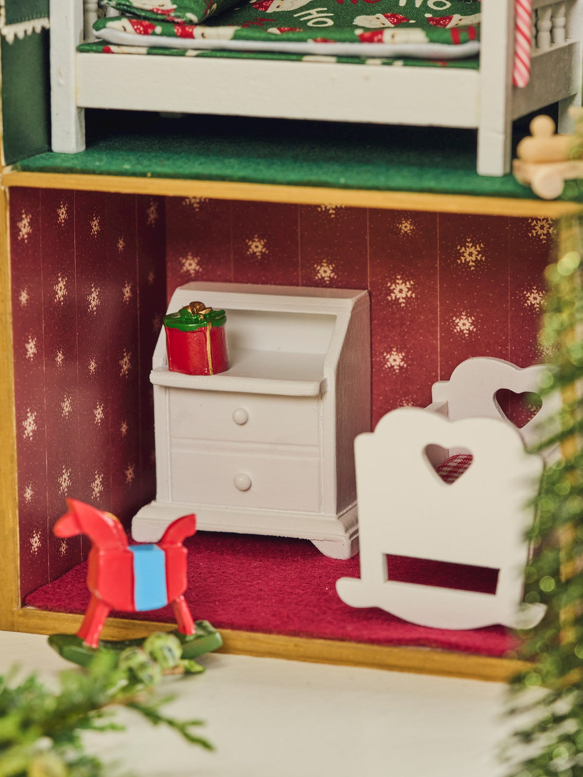 Miniature cabinet
