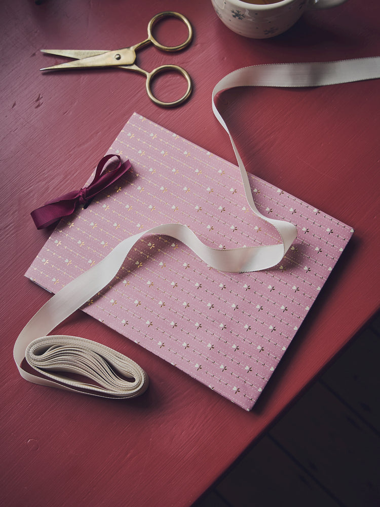 Gift bag with ribbon