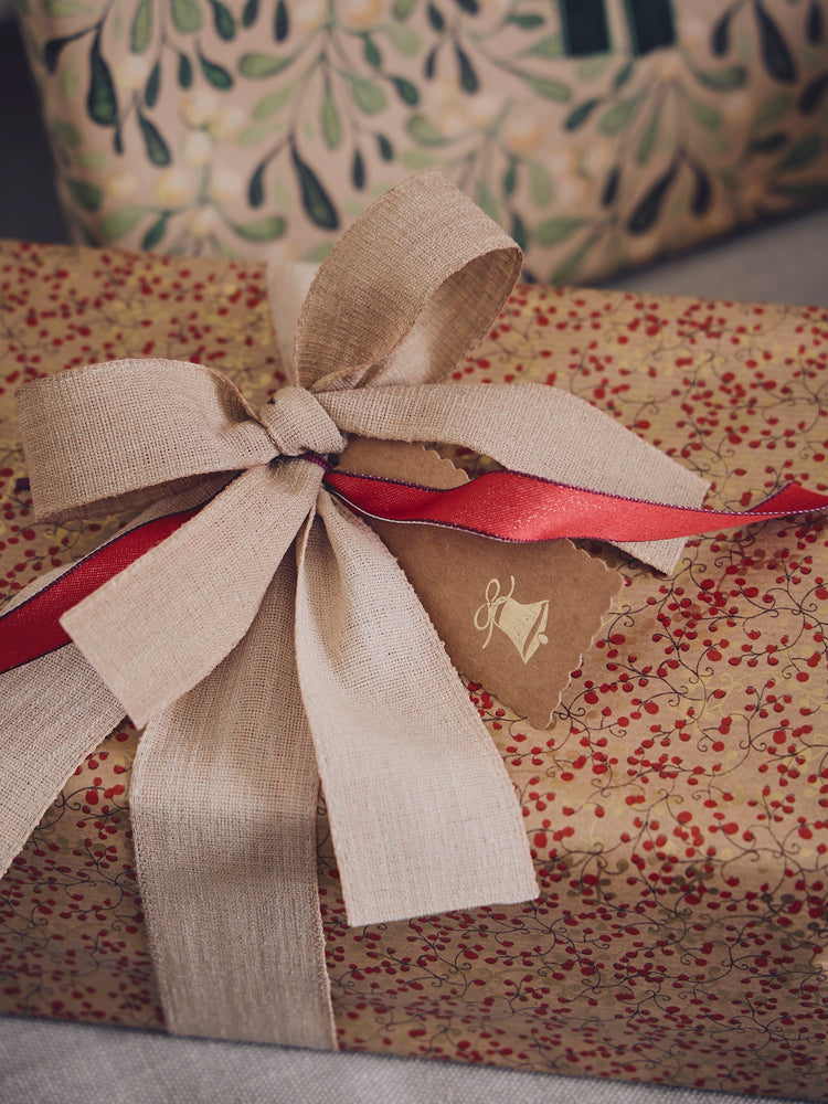 Gift tags with ribbon