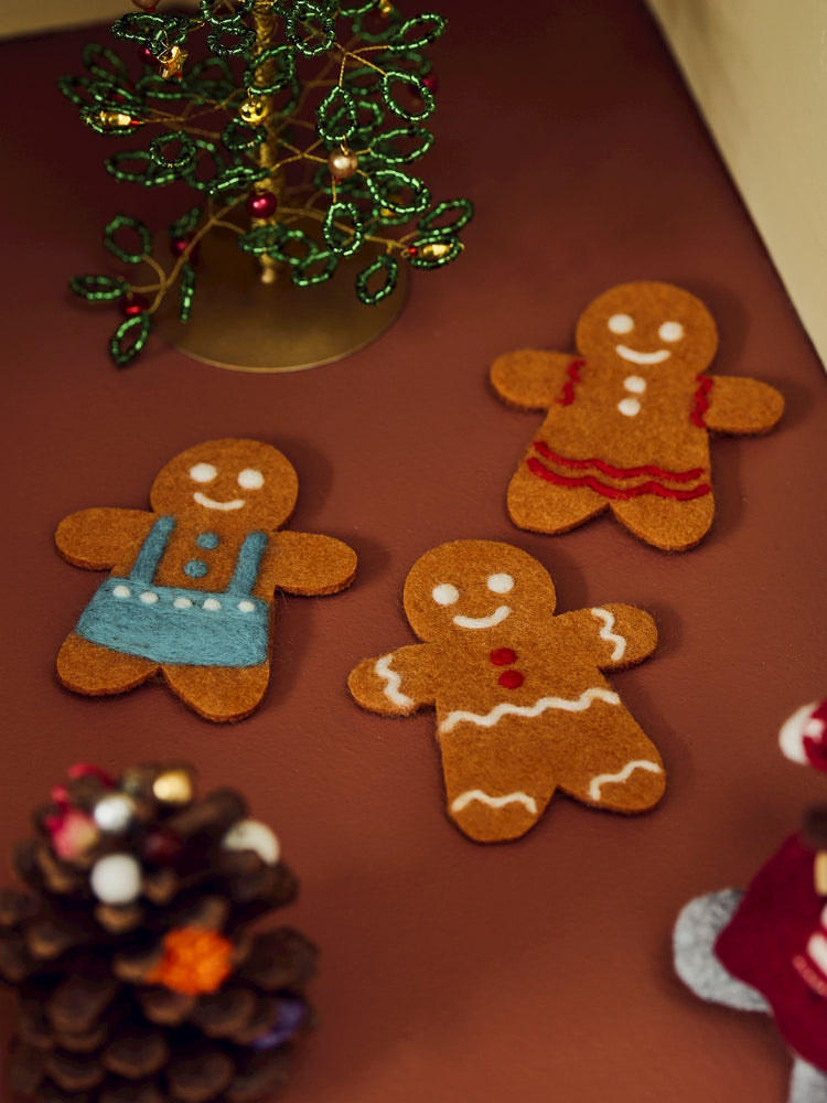 DIY needle felting gingerbread